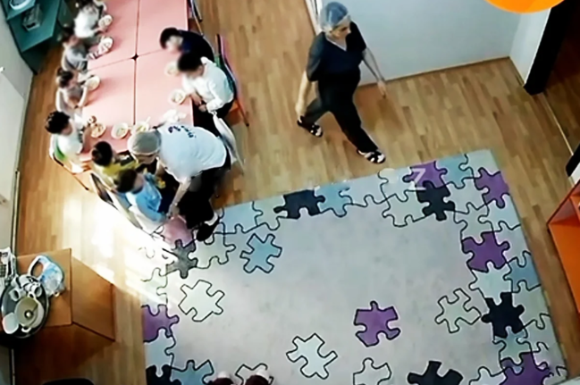 "Brain Academy"də autizmli körpə döyüldü, polis araşdırmaya başladı - Video