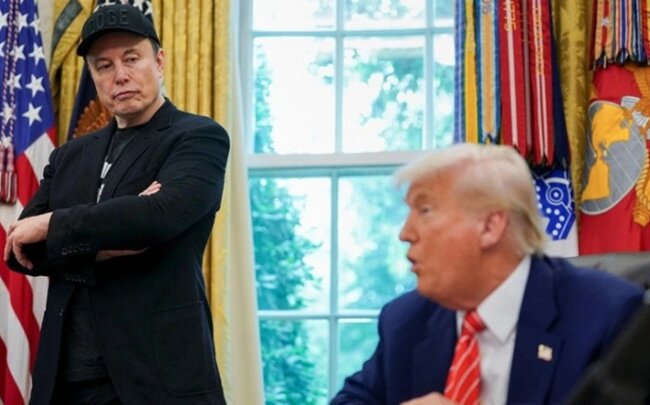 Tramp İlon Maska xəbərdarlıq edib