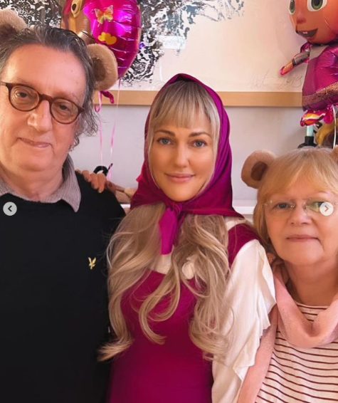 Tanınmış aktrisa qızının ad günü üçün "Maşa" oldu