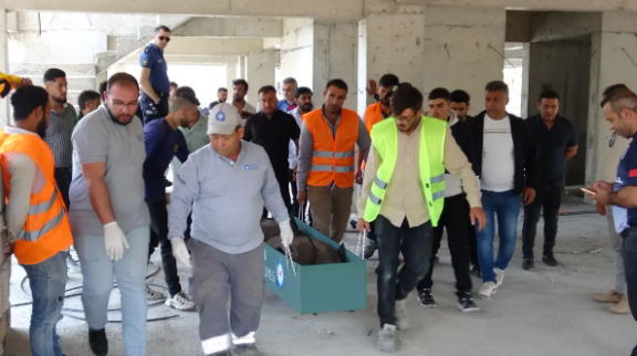 İlk iş günündə 4-cü mərtəbədən yıxılaraq öldü