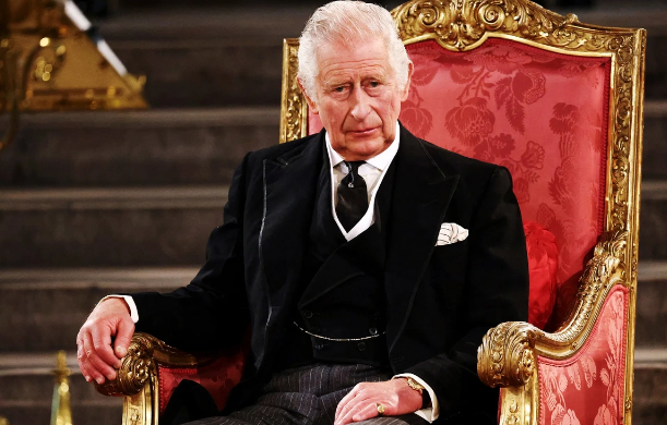 III Çarlz xəstəxanaya yerləşdiridikdən sonra ilk bəyanatını verdi