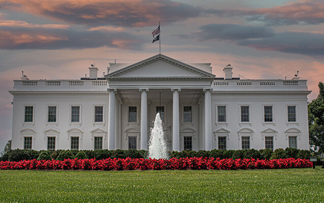 Ağ Evin qarşısında Azərbaycan himni - Video