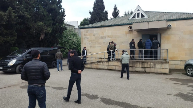 Azərbaycanda telekanal operatoru antibiotik iynəsi vurulduqdan sonra ÖLDÜ