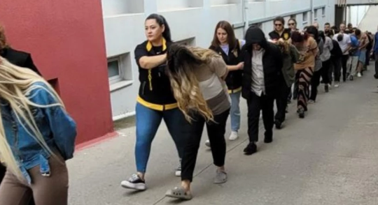 Nalayiq fotolar göndərib 1,5 milyon QAZANDILAR