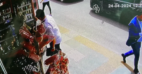 Avtobus sürücüsünün burnunu sındırdı - VİDEO