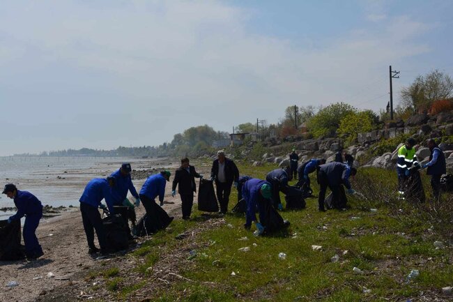 "Azərsun Holdinq" Beynəlxalq Yer Günü ilə bağlı təmizlik aksiyası təşkil edib