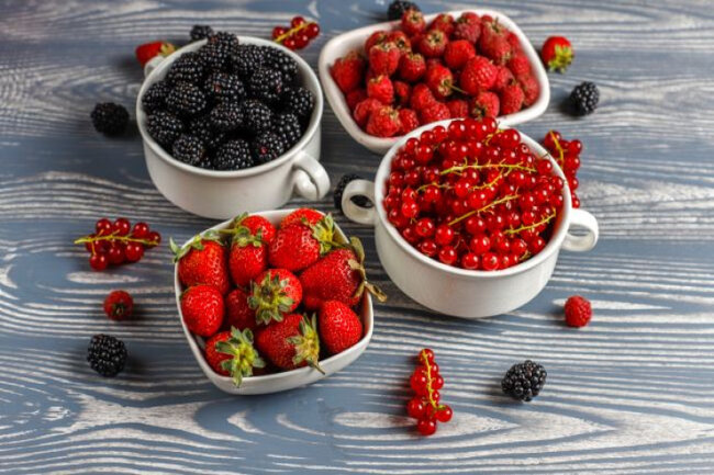 Yaşı 50-ni keçən qadınlar bu yay meyvəsini hər gün yeməlidir - SƏBƏB