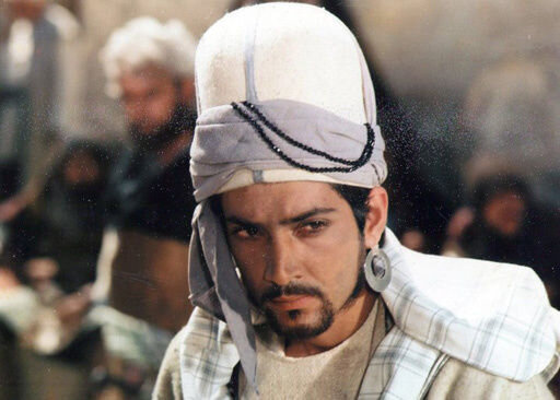 Həbs olundu, oğlu dünyaya gələndə ağır xəstə yatdı: Onu ruhi xəstəxanadan kim xilas elədi? - FOTO