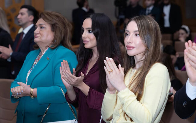 Prezidentin qızı və gəlininin film təqdimatından - Fotoları