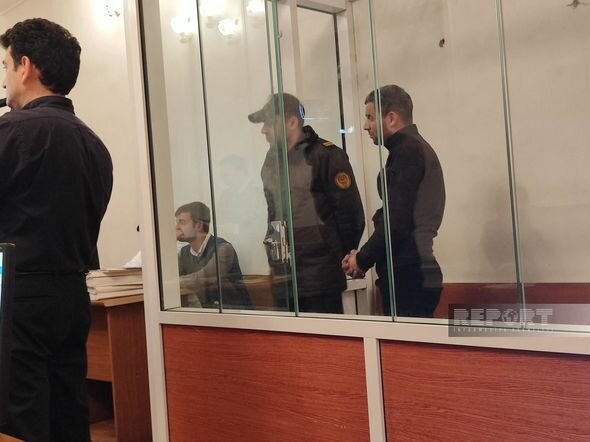 Toyda qohumunu mahnı sifarişinə görə bıçaqlamaqda təqsirləndirilən şəxsə hökm oxunub - FOTO