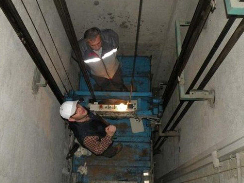 Təhlükə ilə üz-üzə qalan sakinlər: lift qəzalarının sayı niyə artıb?