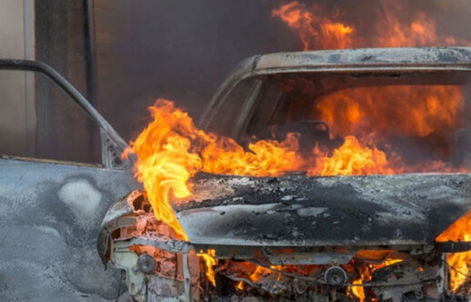 Maşının yanacaq çəni partladı: Yaralanan var