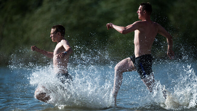 Ürək xəstələrinin hovuzda üzməsi üçün ideal vaxt açıqlandı