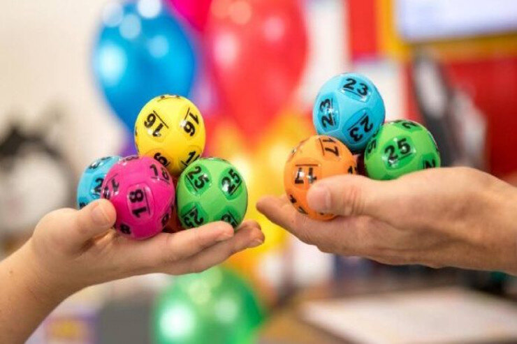 Qadın nəvələrinin yaşı sayəsində ÇEKPOT UDDU