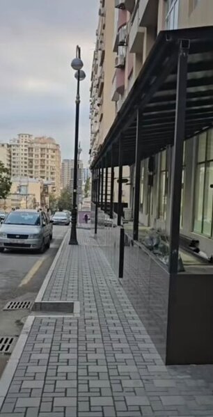 Yasamalda səkiyə qanunsuz müdaxilə aradan qaldırıldı - Fotolar