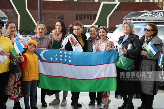 Özbək bloqçu: "Bakı o qədər gözəldir ki, getmək istəmirsən"