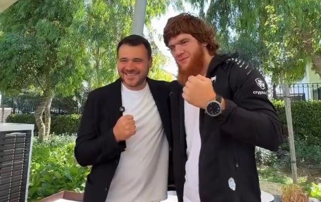 Emindən ev istəyən UFC döyüşçüsünə hədiyyə - Video