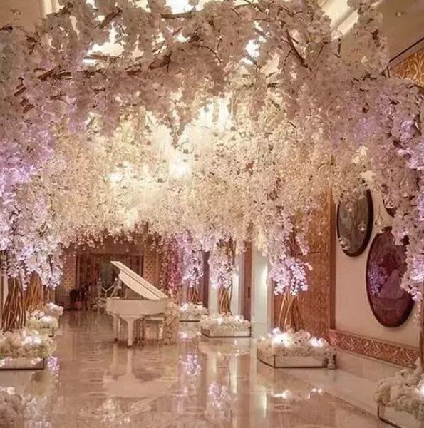 Dünyanın ən bahalı evidir, divarlarından qar da yağır - Fotolar