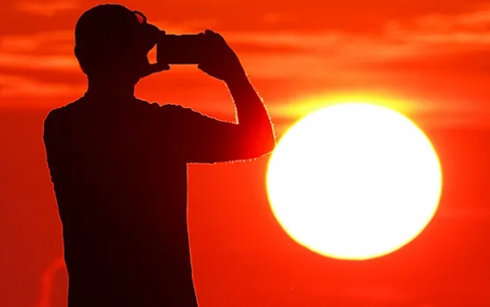 Moskvalılara istilər səbəbindən çöldə daha az vaxt keçirmələri tövsiyə edilib