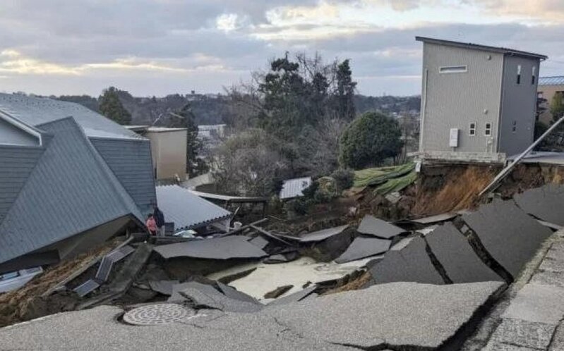 Yaponiyada zəlzələdə xəsarət alanların sayı 460 nəfəri ötüb - YENİLƏNİB