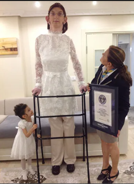 Dünyanın ən uzun qadınından 3 yeni rekord - FOTO