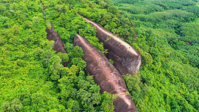 "Üç balina": Balinaya bənzəyən bu qayalar necə yaranıb?