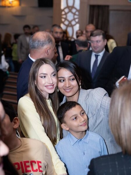 Prezidentin qızı və gəlininin film təqdimatından - Fotoları