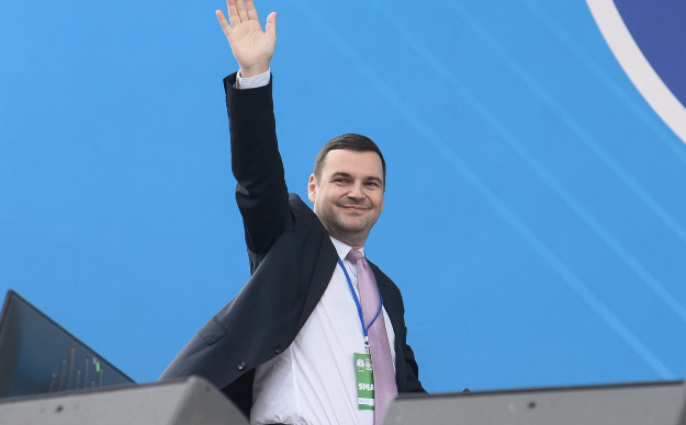 Çexiya xarici işlər naziri Petr Matsinka üzünü turşutduğuna görə tənqid olundu