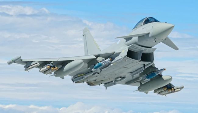 Britaniya İranla bağlı Kiprə əlavə qırıcılar göndərib