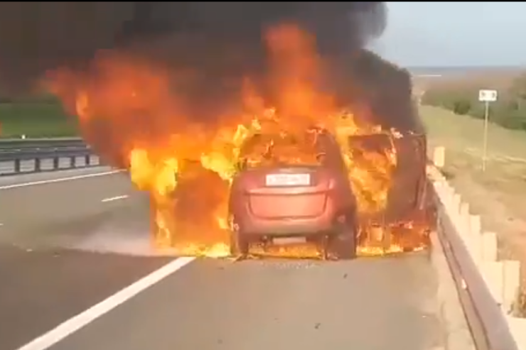 Deputatın maşınını partlatdılar - VİDEO