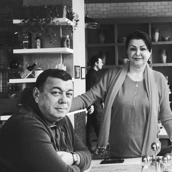 Firəngiz Mütəllimova vəfat edən qardaşından yazdı - "Sənsiz bir il"