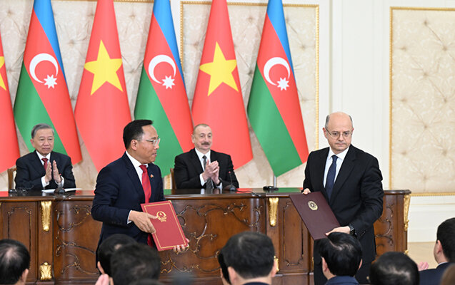 Azərbaycan ilə Vyetnam arasında imzalanmış sənədlər mübadilə edilib