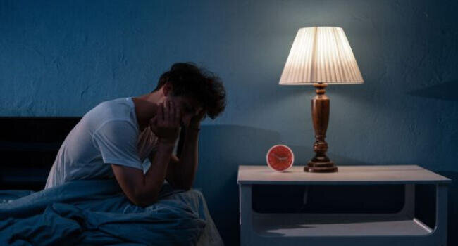 Gecə yata bilməməyinizin səbəbi ayaqlarınız ola bilər
