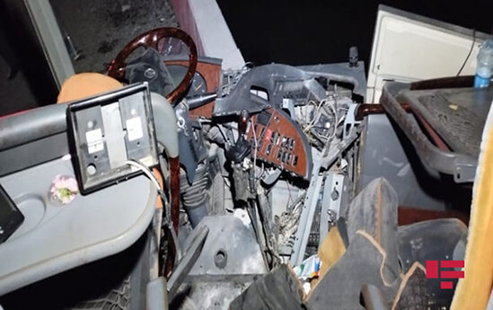 Məktəblilərin qəzaya düşdüyü avtobusun görüntüləri - VİDEO