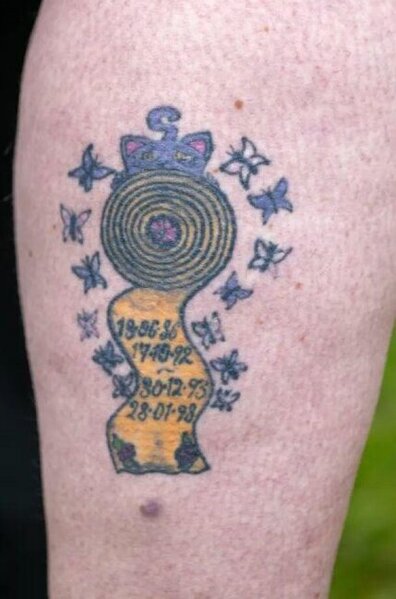 Qadın ayağına tualet kağızı rulonu döydürdü - Maraqlı SƏBƏB - FOTO