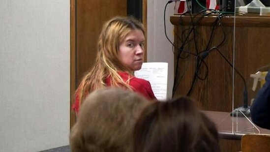 Ukraynadakı hadisələrə görə səkkiz yaşlı oğlunu öldürdü - FOTO