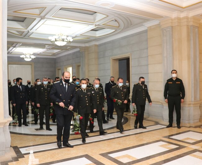 Ümummilli lider Heydər Əliyevin vəfatının 18-ci ildönümü ilə bağlı Hərbi Prokurorluqda anım mərasimi keçirilib