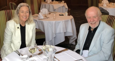 80 yaşdan sonra EŞQ: Marketdə toqquşub, 3 ay sonra nişanlandılar - FOTO