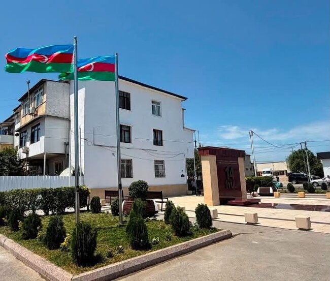 Suraxanı rayonunda 14 İyul küçəsi və parkda abadlıq işləri aparılıb
