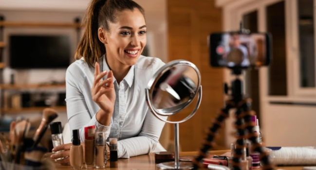 Bu ölkədə diplomsuzların vacib mövzularda danışması qadağan edildi