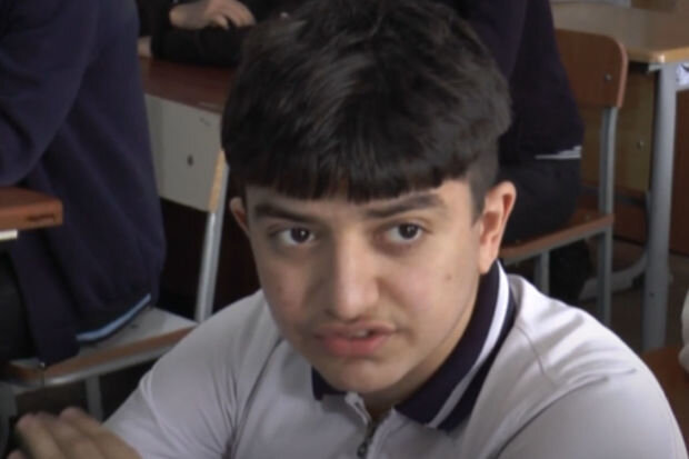 Zaqatalada beş xarici dil bilən məktəbli - VİDEO