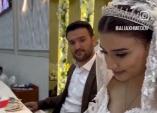 Azərbaycanda gəlinin toydakı davranışı bəyi təəccübləndirdi – VİDEO