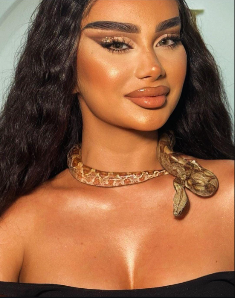 Estetik cərrah Əmiraslan Əmiraslanov məni bərbad əməliyyat etdi, çılpaq şəkillərimi paylaşdı