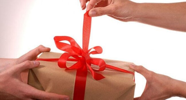 Bu hədiyyələri evə gətirməyin – Uğursuzluq və mənfi enerji gətirir