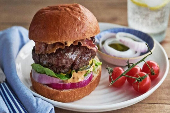 Kolbasa, kabab və burger - Gündə 25 qram yesəniz...