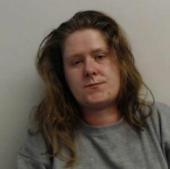 Onu müdafiə etmədiyinə görə ərini öldürdü