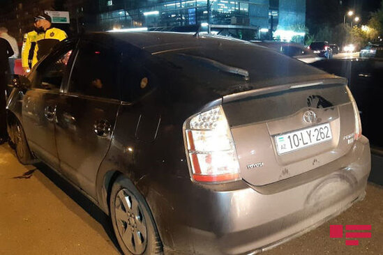 Bakıda DƏHŞƏTLİ QƏZA: Minik avtomobili deformasiyaya uğradı - FOTO + VİDEO