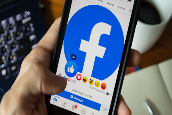 "Facebook"dan "iPhone" istifadəçilərinə XƏBƏRDARLIQ: Proqramı silin!