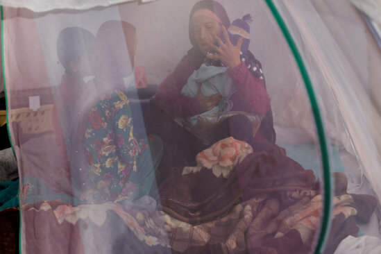 Əfqanıstanda DƏHŞƏT: Acından ölməmək üçün uşağını 500 dollara satdı