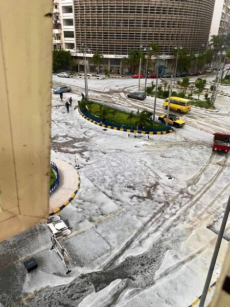 Misirə qar yağdı: Hamı küçələrə axışdı - VİDEO